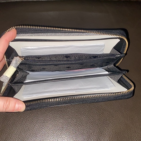 Kate Spade wallet - Picture 3 of 5